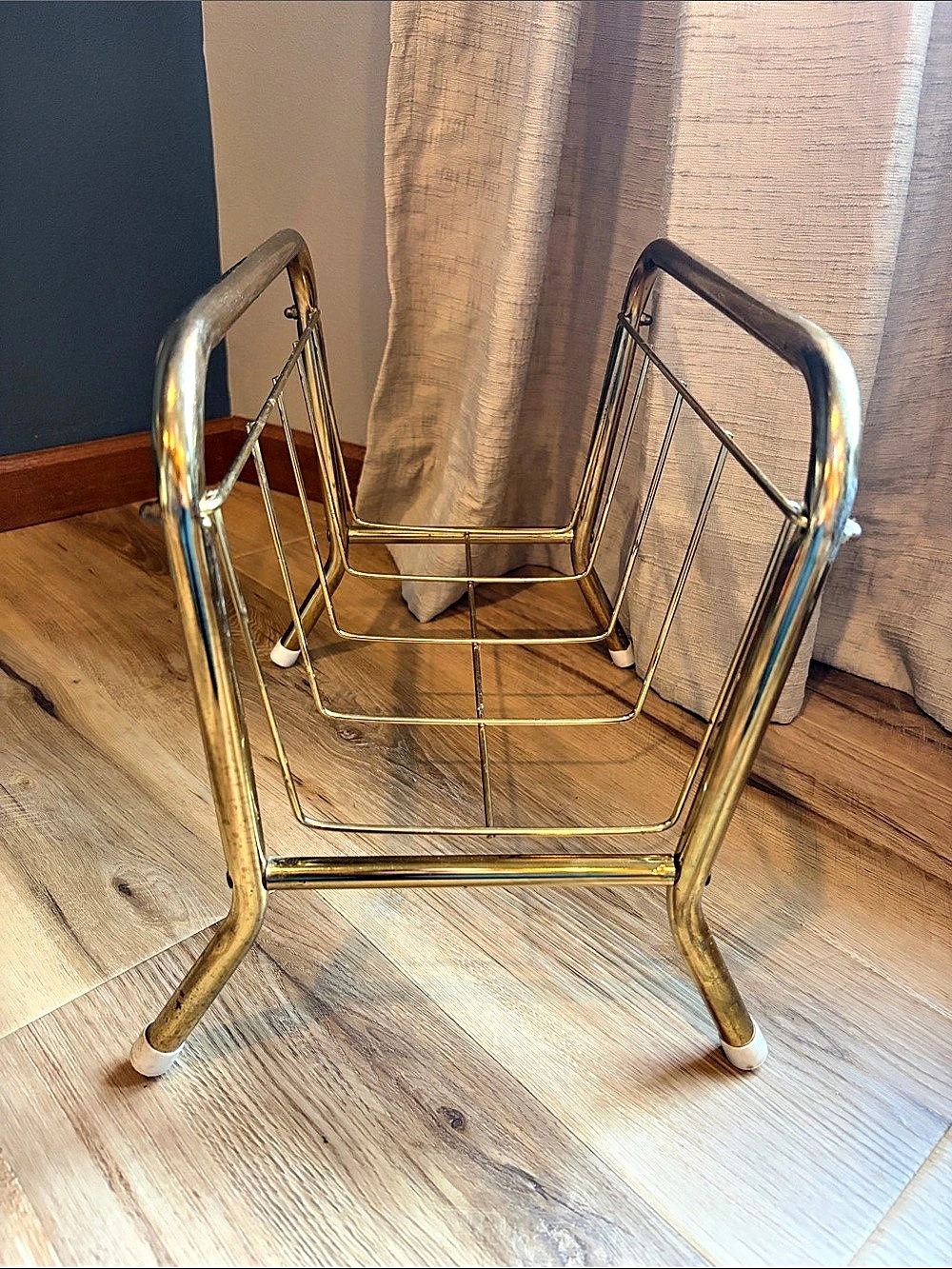 Vintage Gold Metal Magazine Rack - Picture 2 of 7